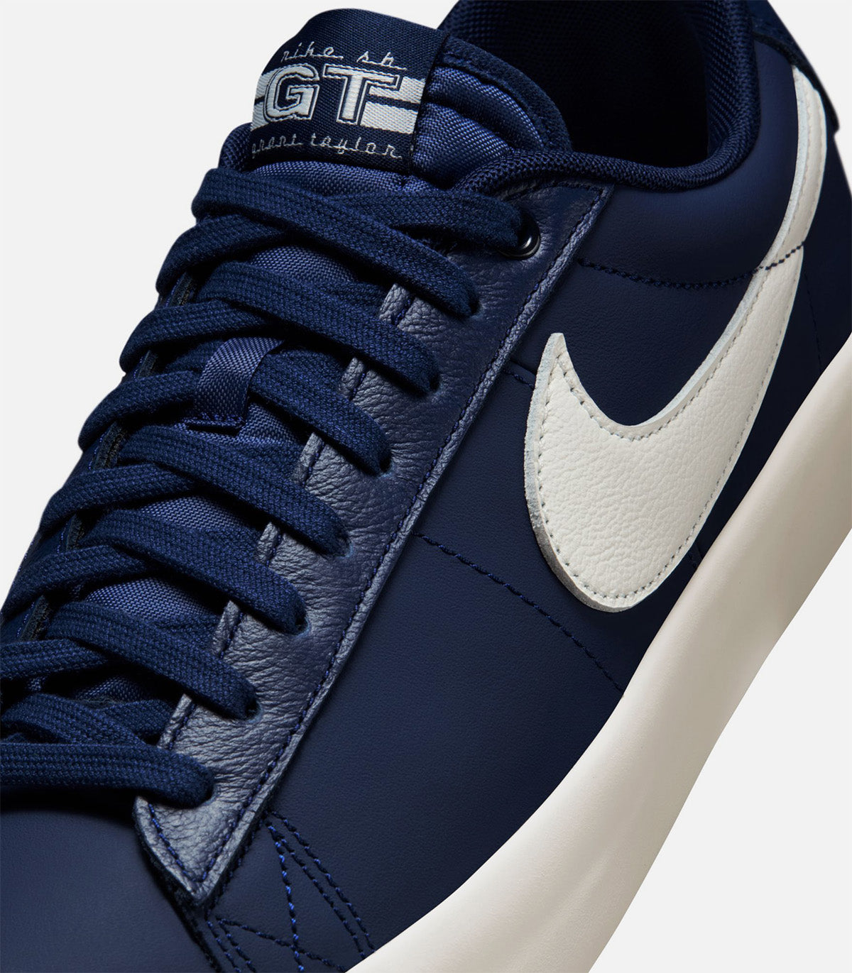 Nike SB Blazer Low Pro GT