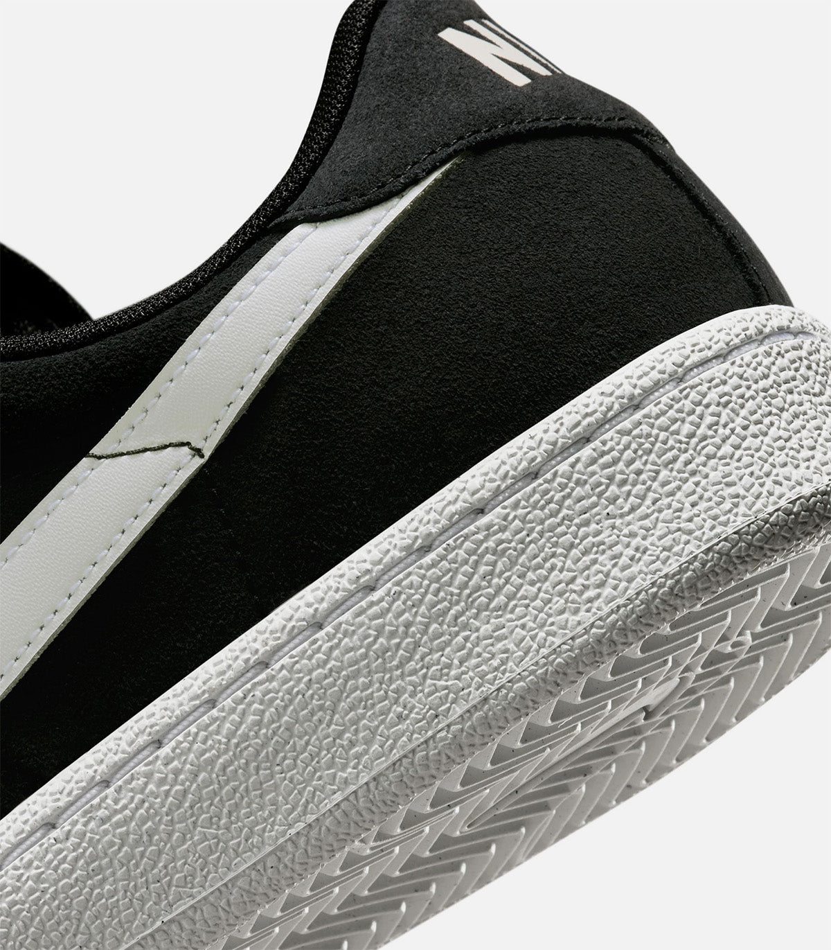 Nike SB Zoom Tennis Classic