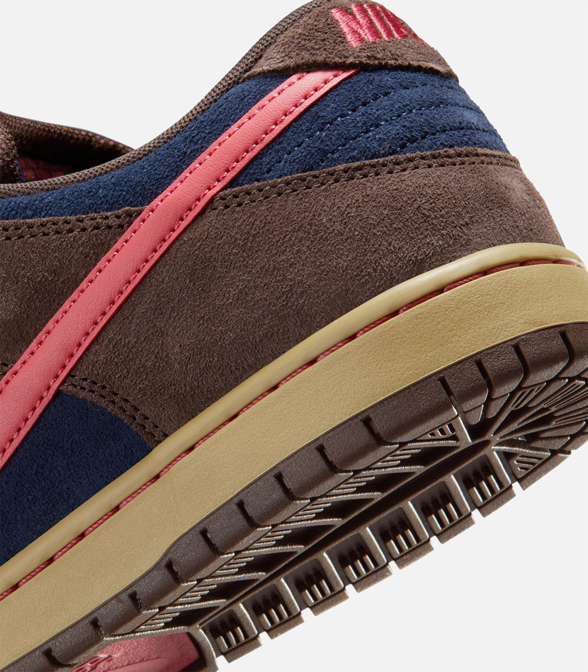 Nike SB Dunk Low Pro