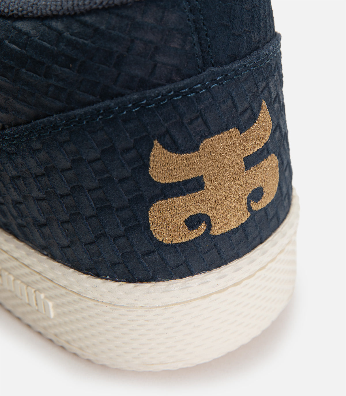 IPATH X Magenta Cats