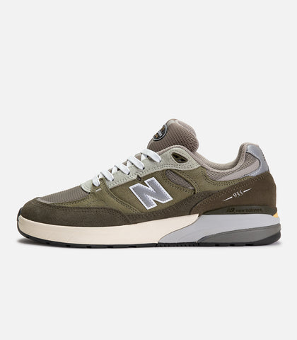 New Balance Numeric Reynolds 933