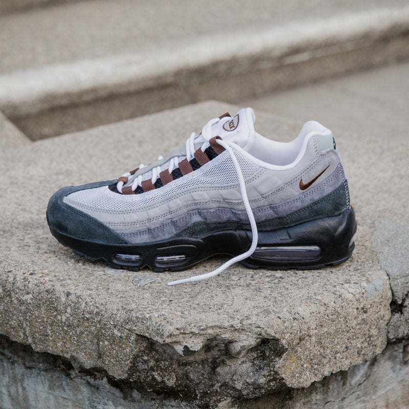 Nike SB "Black/Cacao Wow" Air Max 95