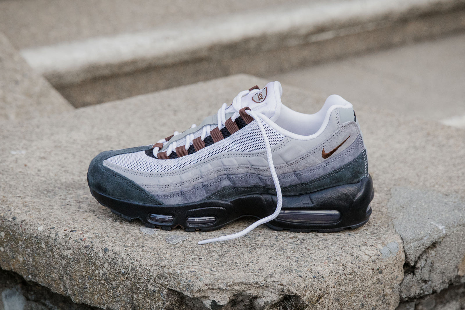 Nike SB "Black/Cacao Wow" Air Max 95