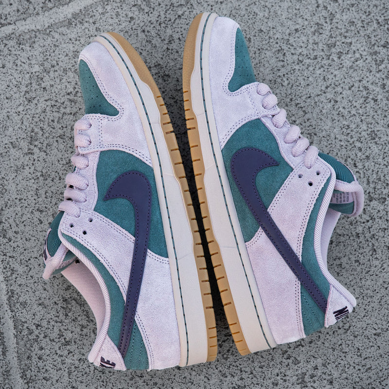Nike SB Dunk Low Pro